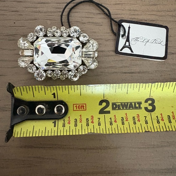 Elegant Swarovski Crystal Brooch NWT - Picture 2 of 3